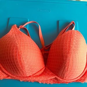 Victoria’s Secret Body Lightly Lined Plunge Bra
